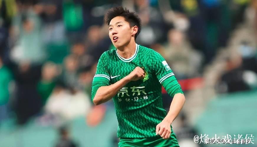 国安中场大将重罚无缘亚冠,获球迷力挺 国安中场大将重罚无缘亚冠,获球迷力挺